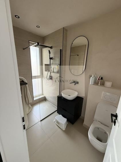 Apartament cu 3 camere semidecomandat, mobilat în Bulgaria