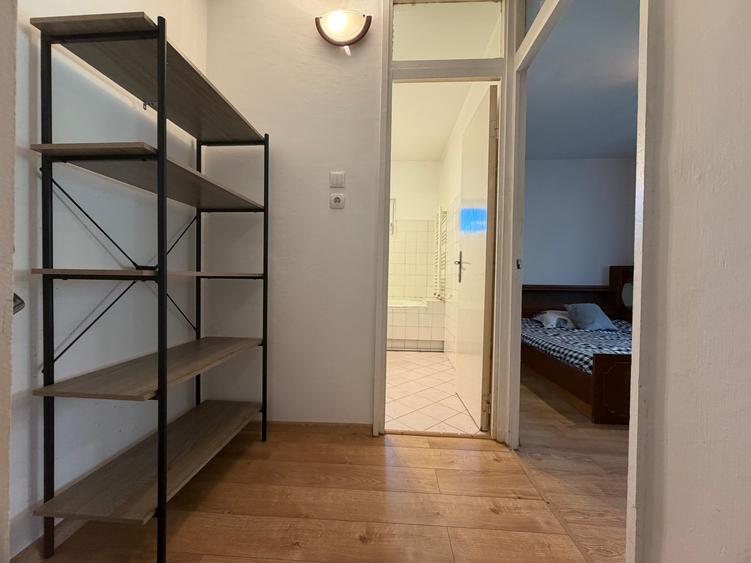 Apartament cu 2 camere semidecomandat în Soarelui