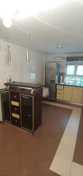 Apartament cu 3 camere decomandat în Calea Călărașilor