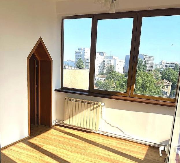 Apartament cu 6 camere decomandat în Dacia
