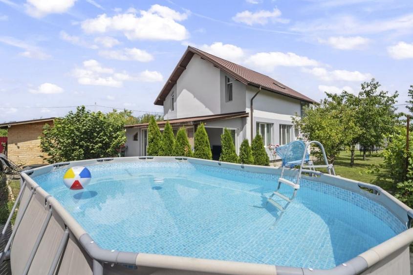Casă individuală cu 4 camere cu Piscina în Ciolpani