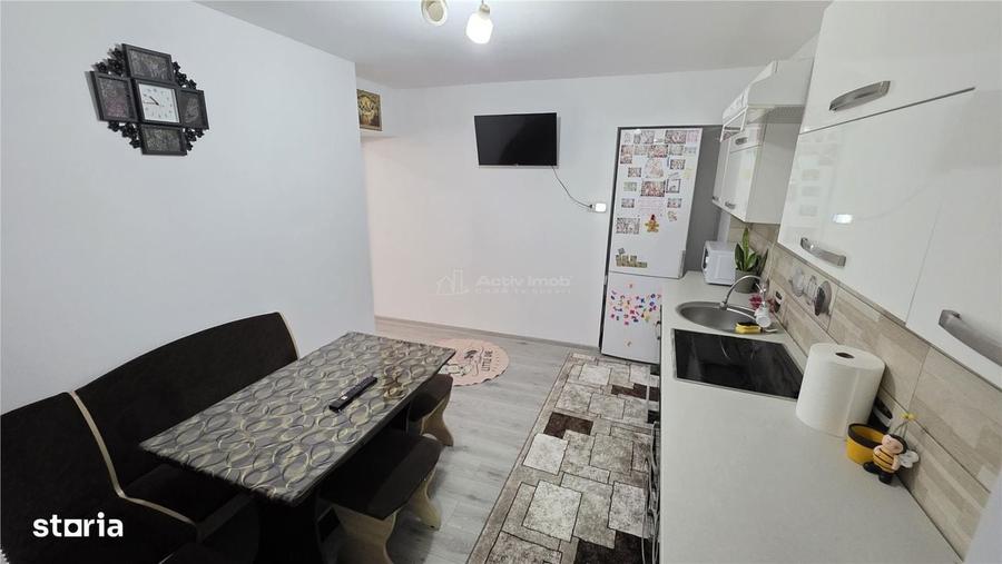 Apartament cu 4 camere semidecomandat în Agadici