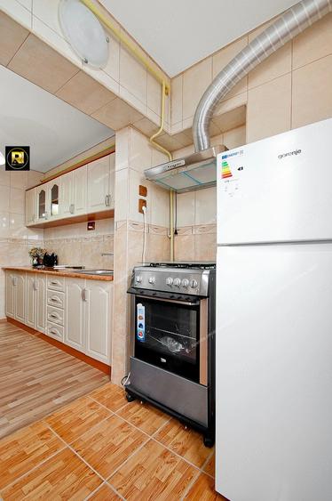 Apartament cu 2 camere decomandat în Micro 17