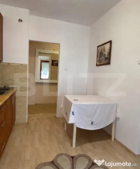 Apartament cu 3 camere decomandat în Sângeorgiu de Mureș
