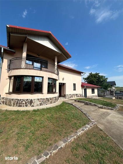 Casă cu 4 camere cu Teren 1200 Mp în Tulucești