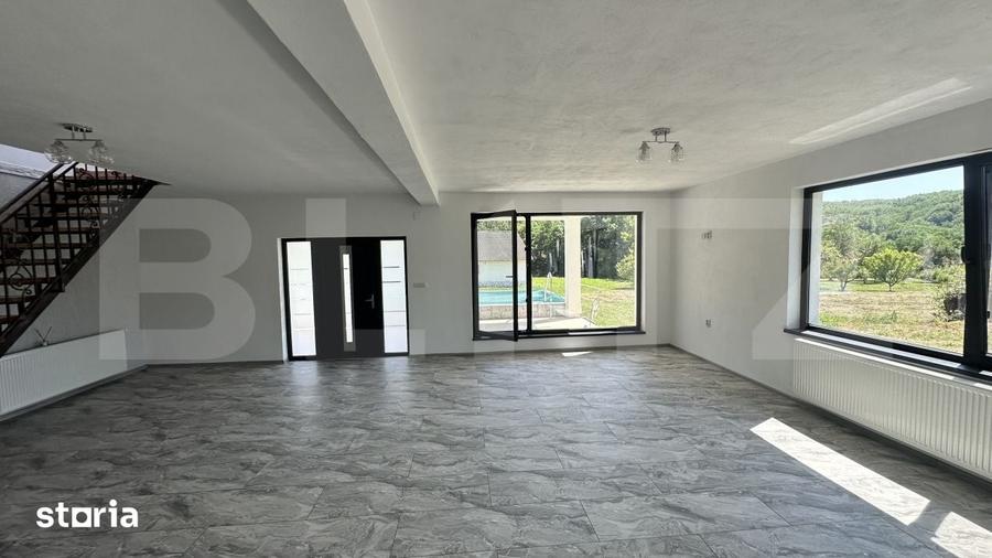 Casă cu 5 camere cu Teren 3200 Mp în Șoimuș