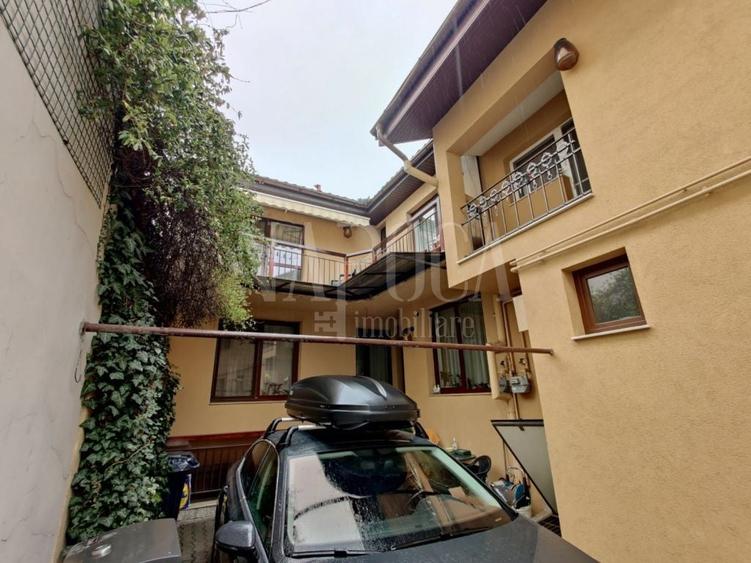Casă individuală cu 5 camere cu Canalizare în Central