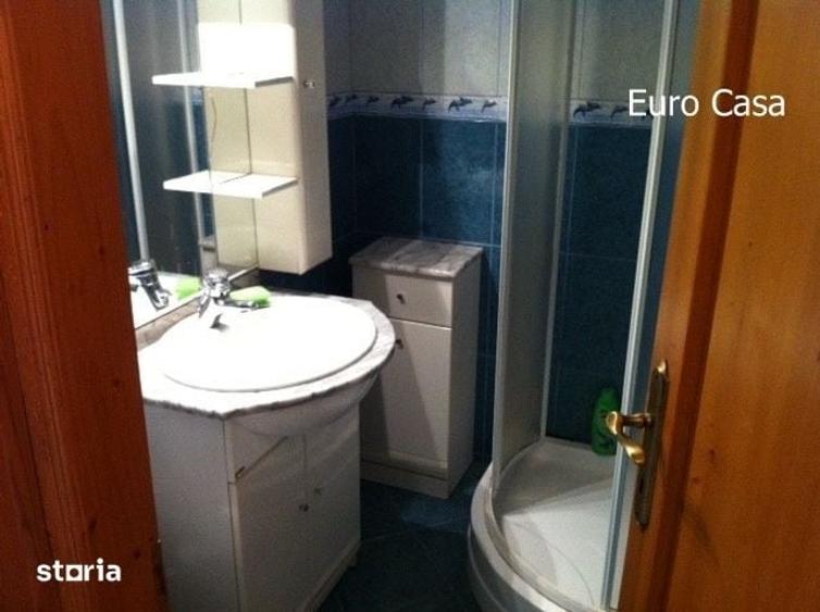 Apartament cu 2 camere semidecomandat în Craiovei
