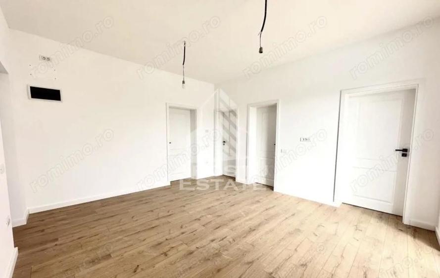 Apartament cu 3 camere decomandat în Remetea Mare