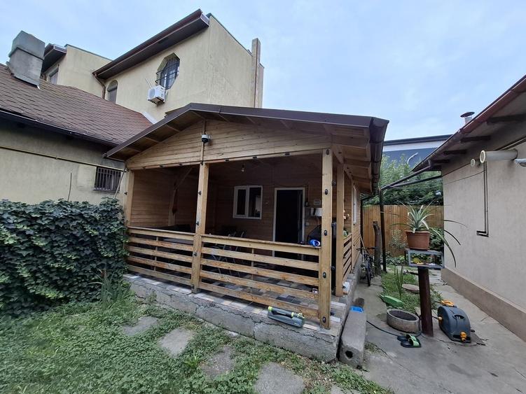 Casă individuală cu 3 camere cu Canalizare în Km 4