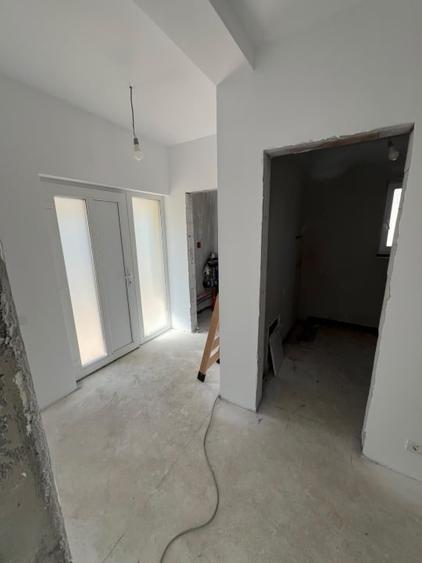 Duplex cu 4 camere cu Canalizare în Vladimirescu