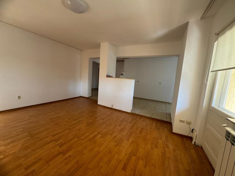 Apartament cu 3 camere decomandat în Tomis I
