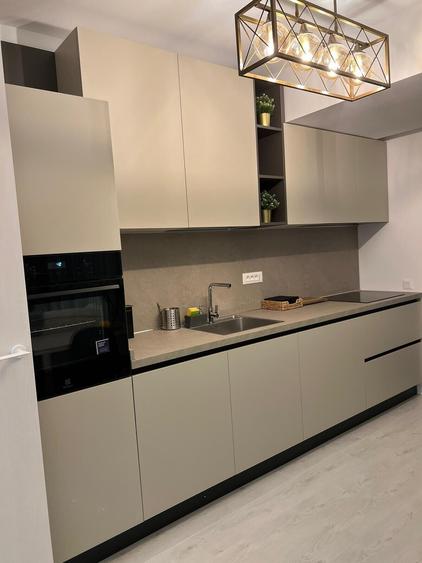 Apartament cu 3 camere decomandat, mobilat în Aviației