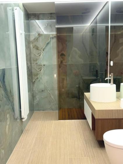 Apartament cu 3 camere semidecomandat, mobilat în Iancu Nicolae
