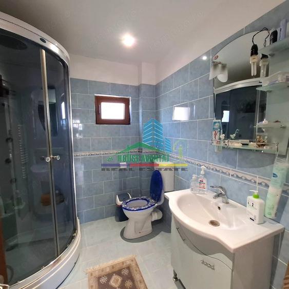 Casă cu 7 camere cu Teren 960 Mp în Câmpineanca