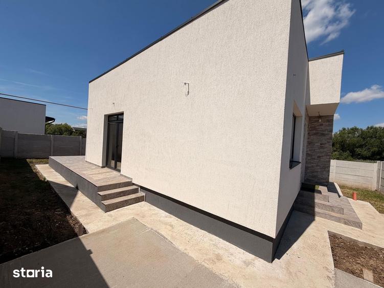 Casă cu 4 camere cu Teren 353 Mp în Berceni