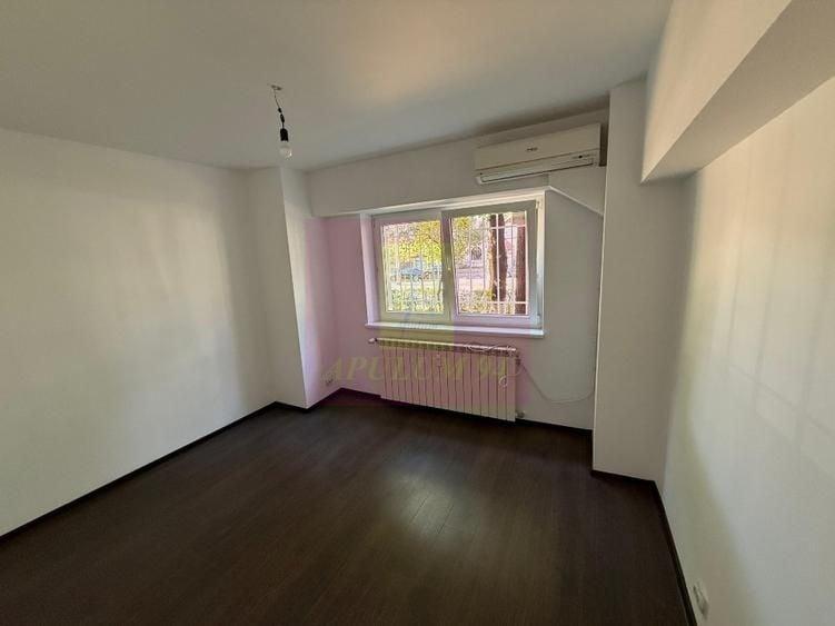 Apartament cu 3 camere decomandat în Dorobanți