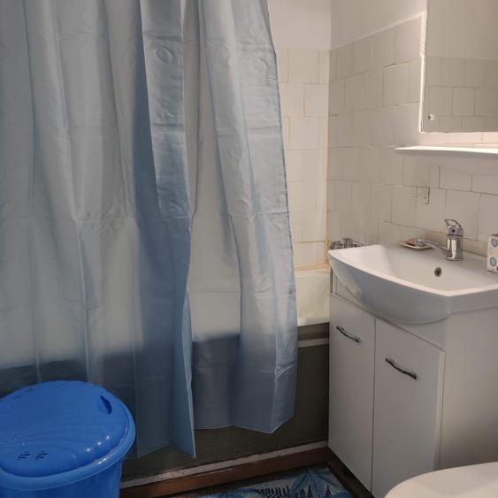 Apartament cu 2 camere semidecomandat în Giurgiului