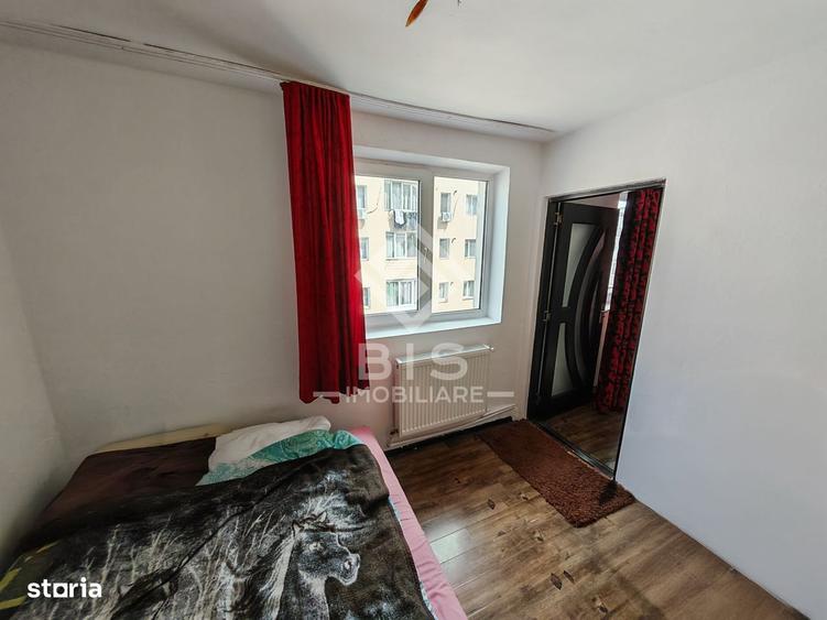 Apartament cu 3 camere semidecomandat în Central