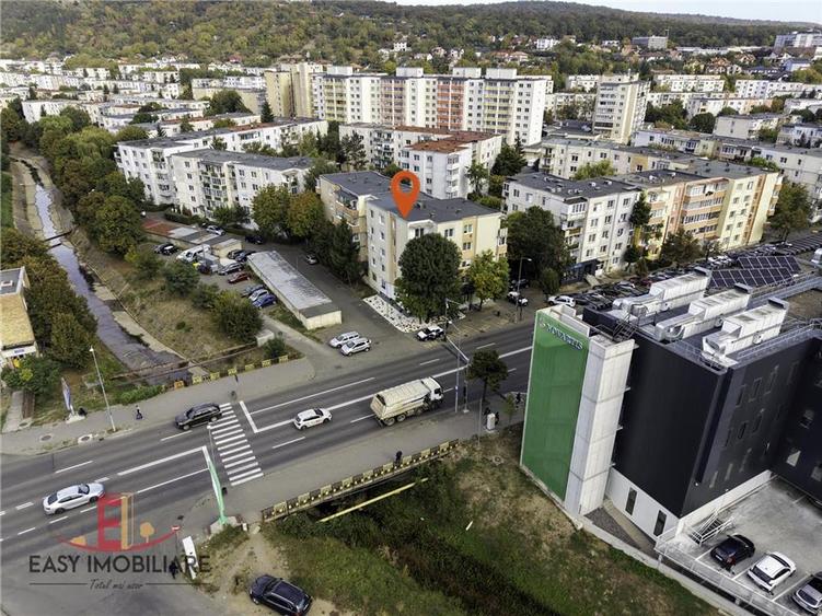 Apartament cu 3 camere decomandat, mobilat în Tudor