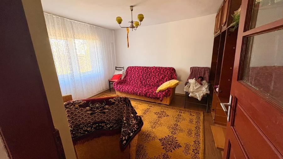 Casă individuală cu 5 camere cu Canalizare în Broșteni