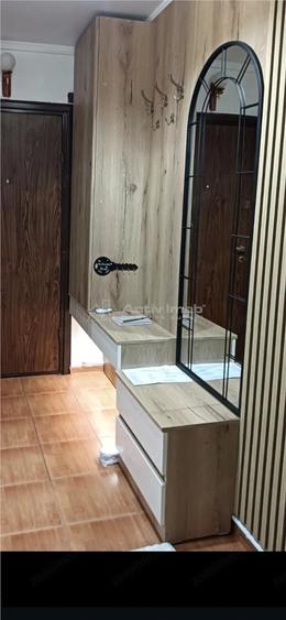 Apartament cu 2 camere decomandat în Rovine