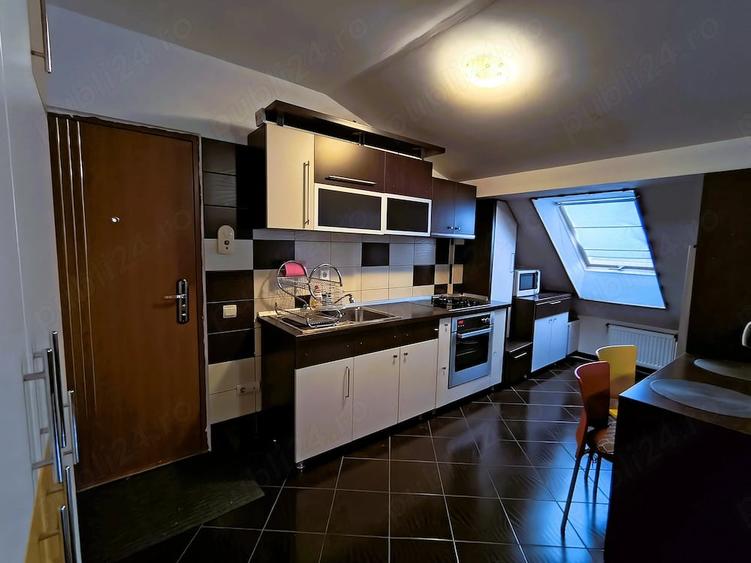Apartament cu 3 camere decomandat în Între Lacuri