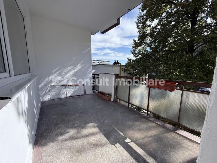 Apartament cu 3 camere decomandat, mobilat în Andrei Mureșanu