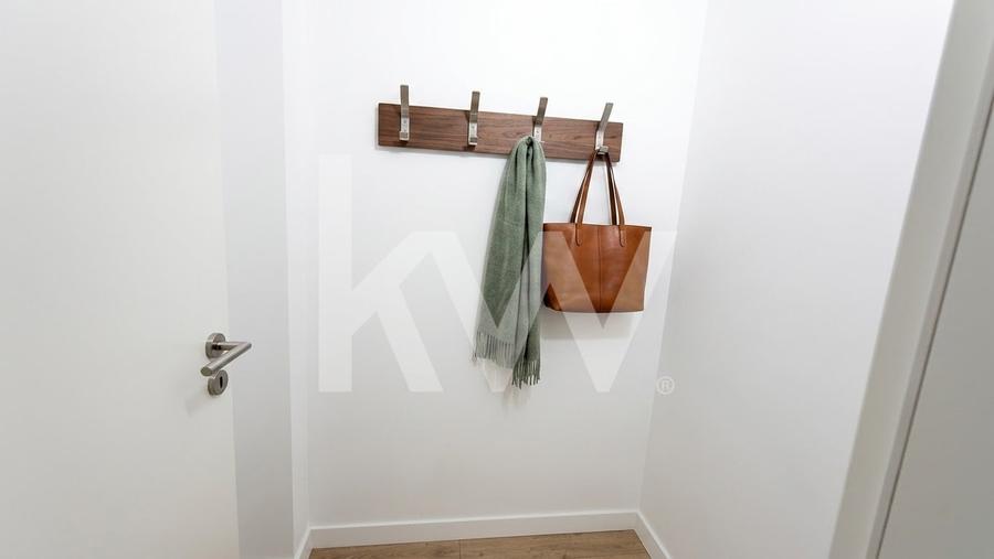 Apartament cu 4 camere decomandat, mobilat în Tractorul