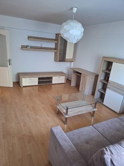 Apartament cu 2 camere decomandat, mobilat în Bună Ziua