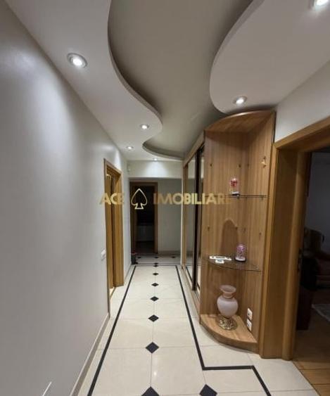 Apartament cu 3 camere decomandat, mobilat în Unirii