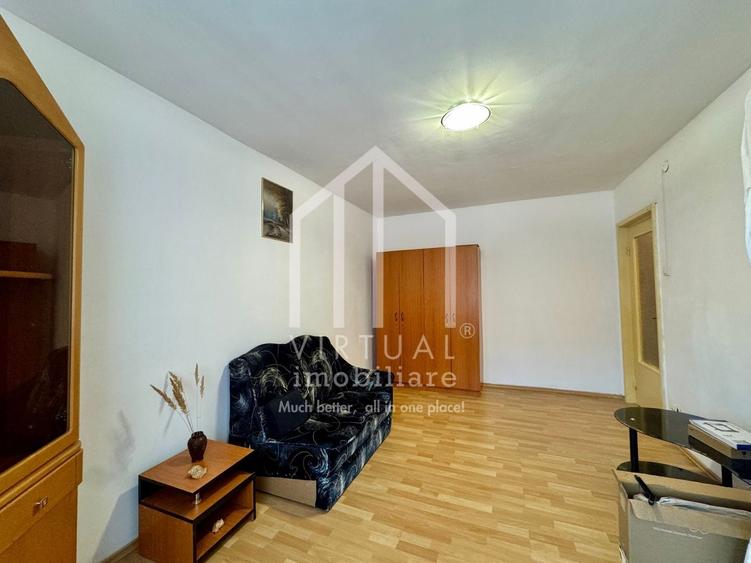 Apartament cu 3 camere decomandat în Vasile Aaron