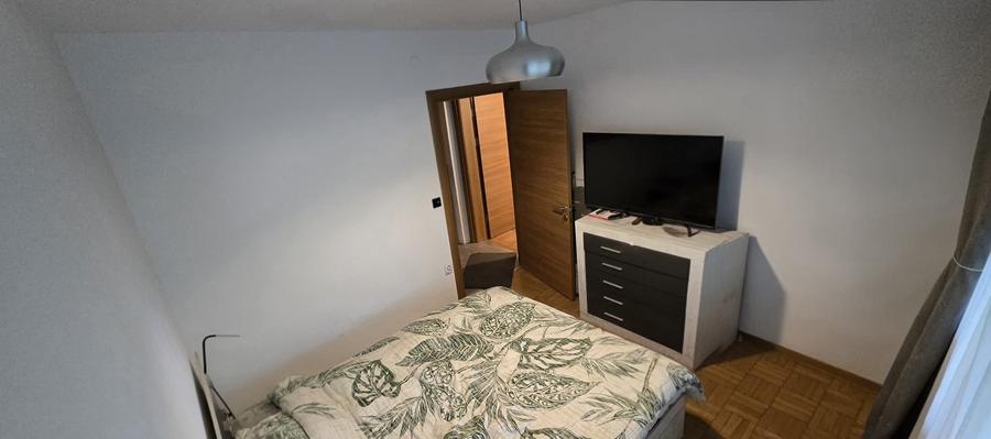 Apartament cu 2 camere semidecomandat în Tei