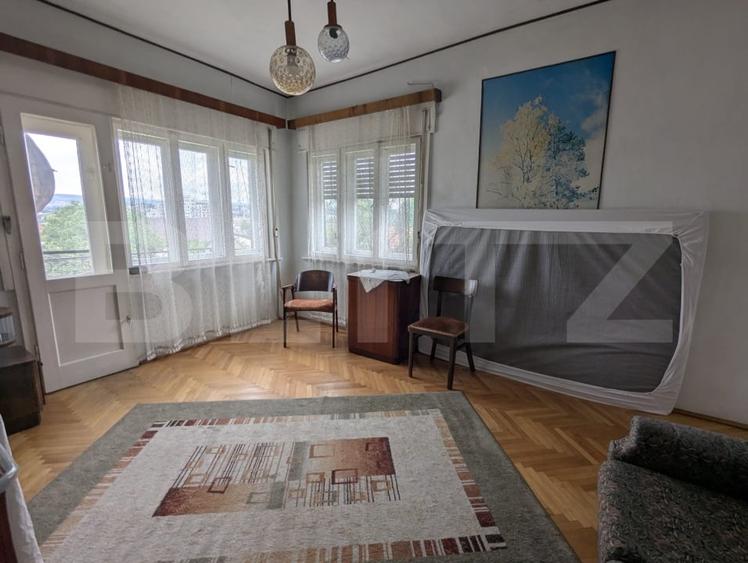 Casă individuală cu 6 camere cu Canalizare în Dâmbul Rotund