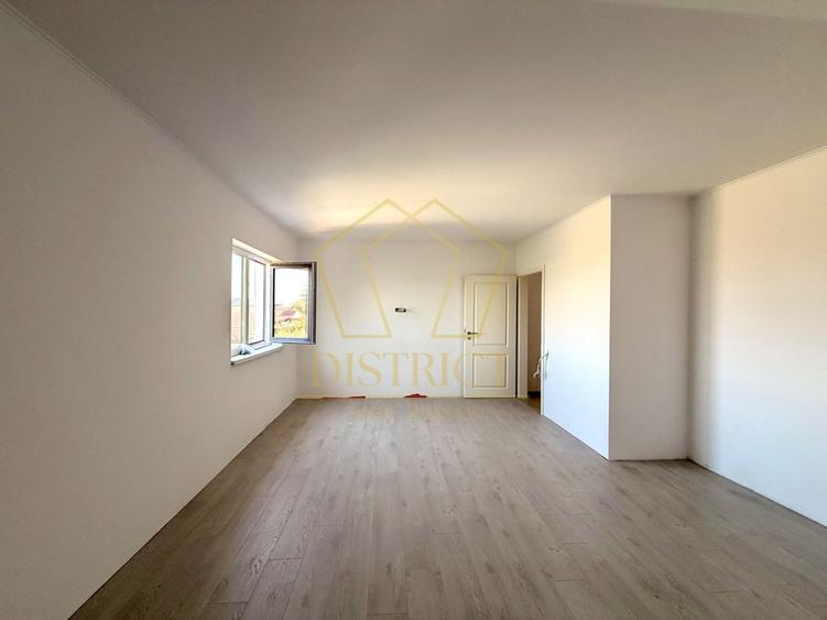 Duplex cu 4 camere cu Canalizare în Moșnița Veche