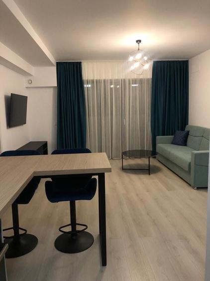 Apartament cu 3 camere semidecomandat în Central