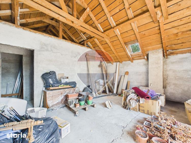 Casă cu 6 camere cu Teren 2800 Mp în Butimanu