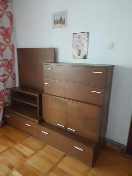 Apartament cu 3 camere decomandat în Spitalul Județean