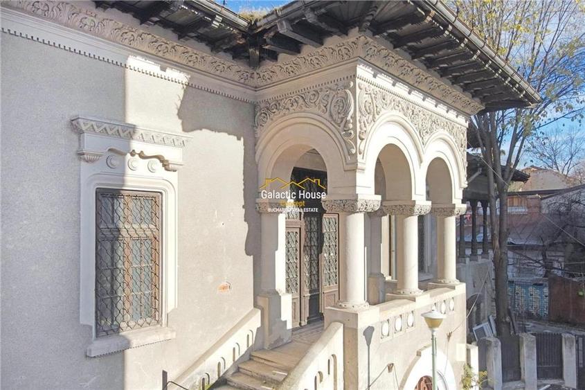 Casă individuală cu 15 camere cu Teren 1725 Mp în Dorobanți