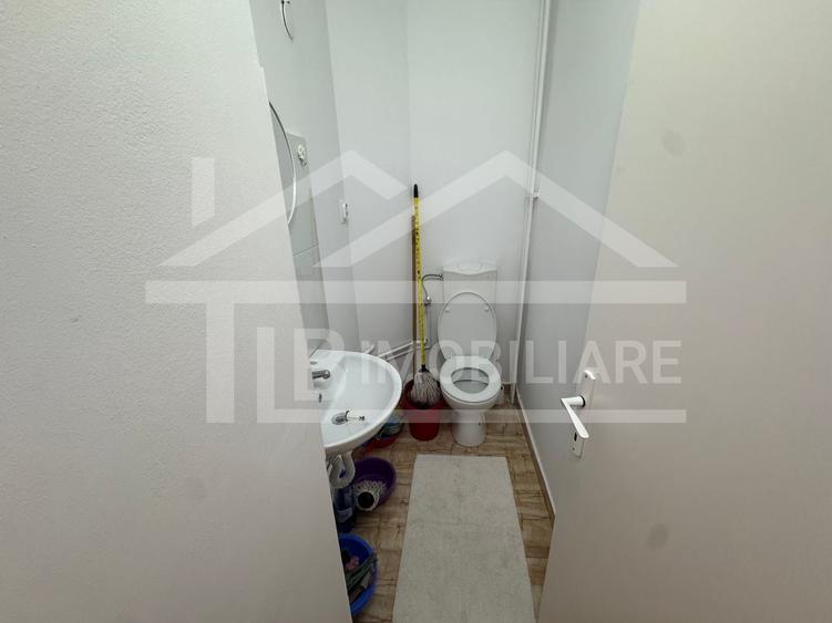 Apartament cu 3 camere decomandat în Cornișa