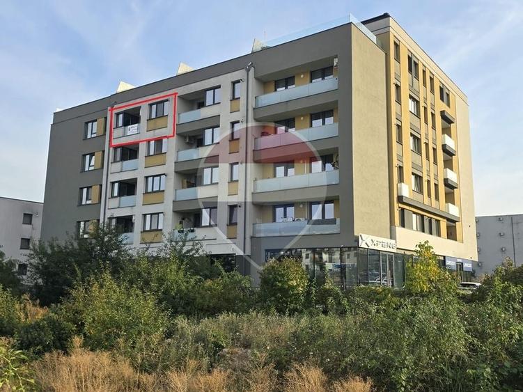Apartament cu 3 camere semidecomandat, mobilat în Calea Turzii