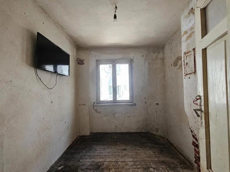 Garsonieră decomandată în Calea Victoriei