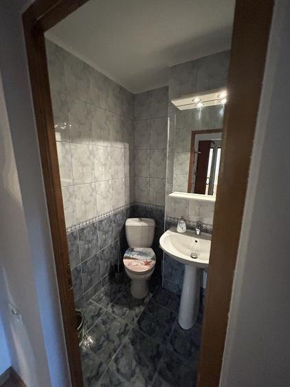 Apartament cu 3 camere decomandat, mobilat în Brâncoveanu
