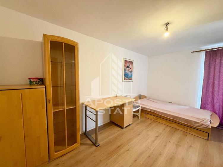 Jumatate de Duplex, 5 camere, 4 bai, PetFriendly, curte, ... - 7