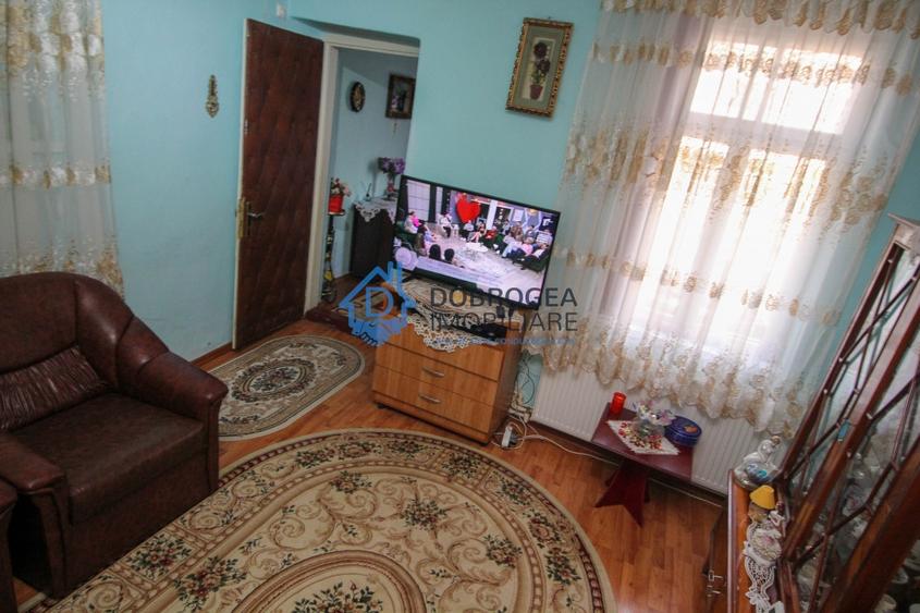 Casă individuală cu 3 camere cu Canalizare în Ultracentral