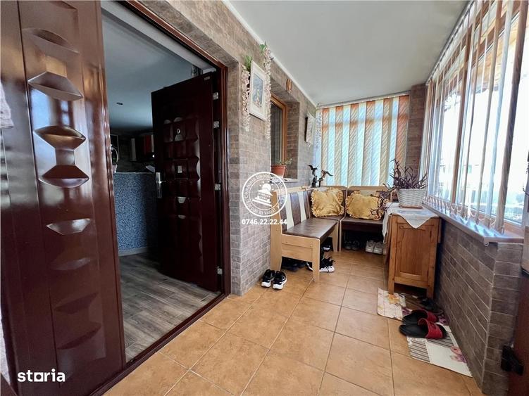 Casă cu 4 camere în Valea Adâncă