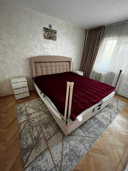 Apartament cu 2 camere decomandat în Runcu