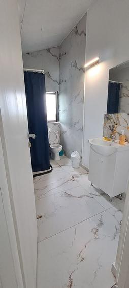 Casă individuală cu 11 camere cu Canalizare în Săbăreni