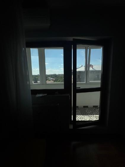 Apartament cu 3 camere semidecomandat, mobilat în 13 Septembrie