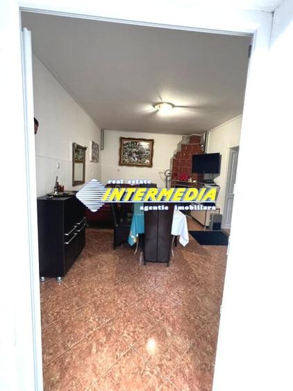 Casă individuală cu 4 camere cu Canalizare în Central